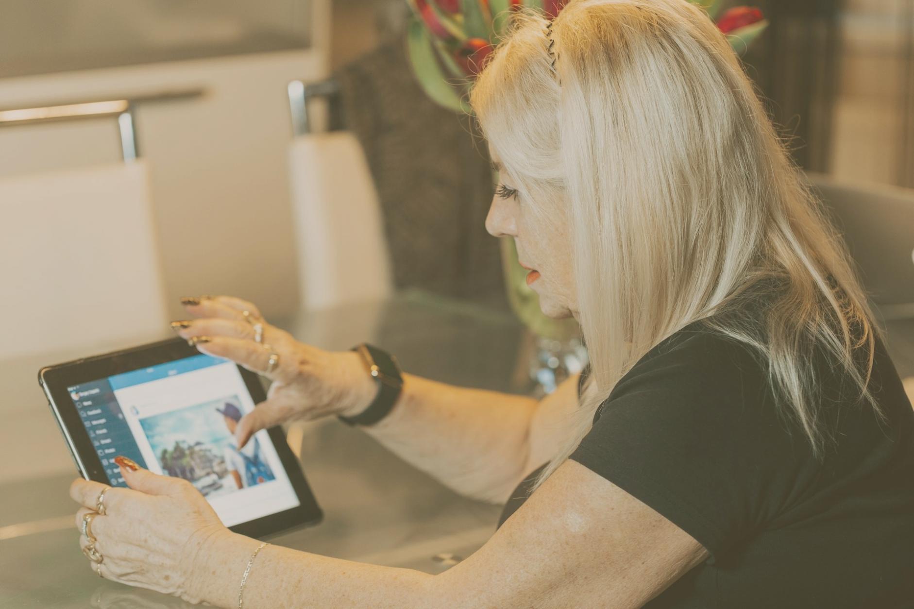 Detailansicht moderner IT-Hardware und Komponenten